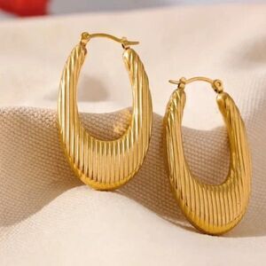 ⭐️ 𝅺NEW Gold Textured Long Oval Hoop Earrings